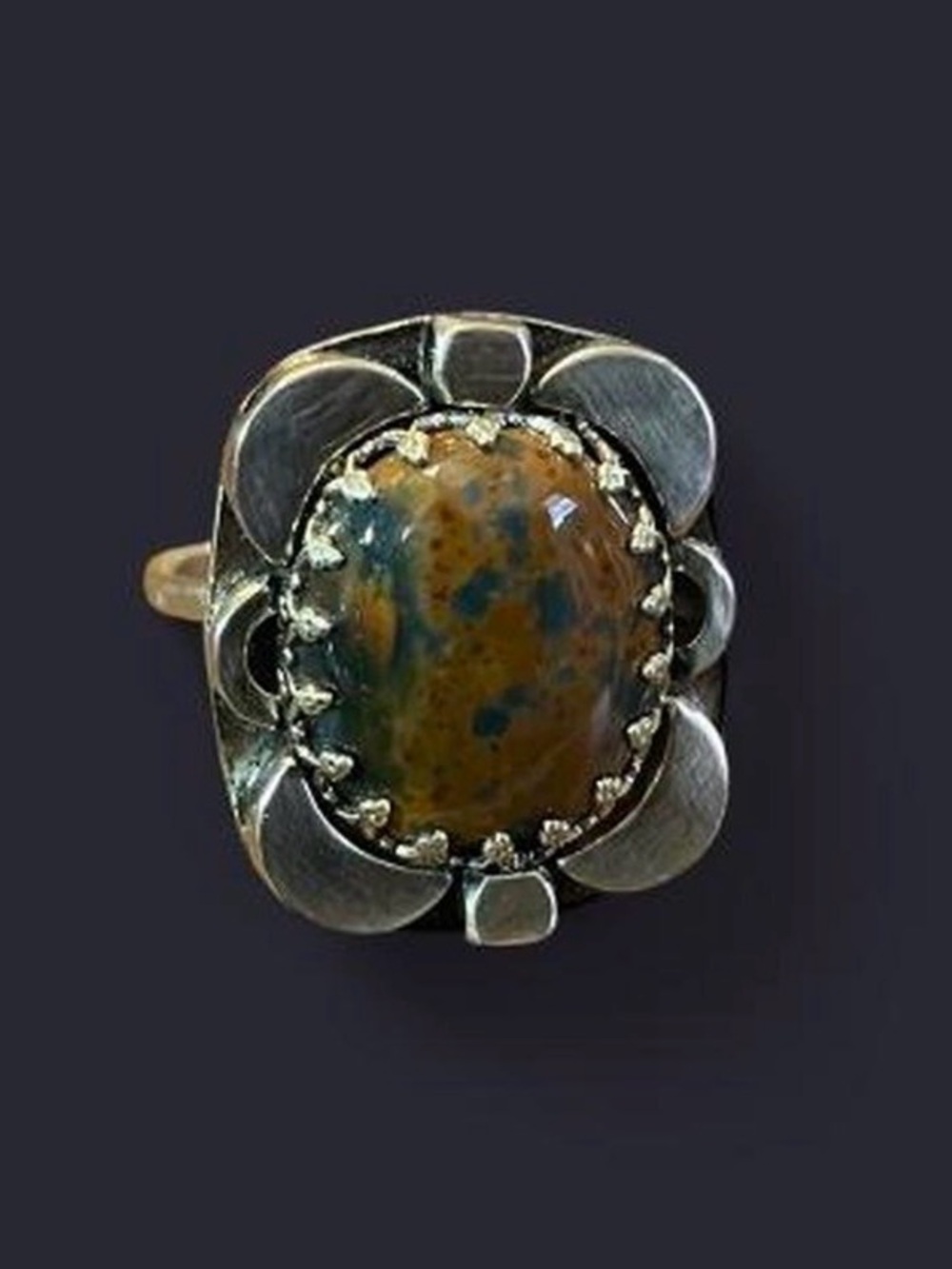Bloodstone Statement Ring – Bold Brass Setting with Structured Design (10)